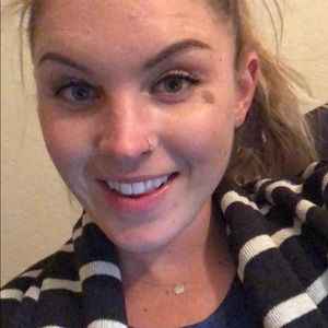 Meet your Posher, Momolly